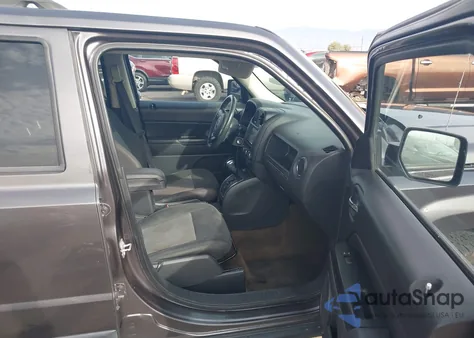 2017 Jeep Patriot Latitude 4X4 z USA, uszkodzony, nr VIN 1C4NJRFB4HD175436